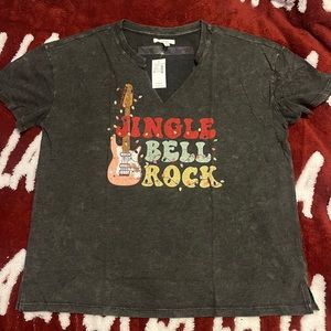 Maurice’s graphic holiday tee shirt